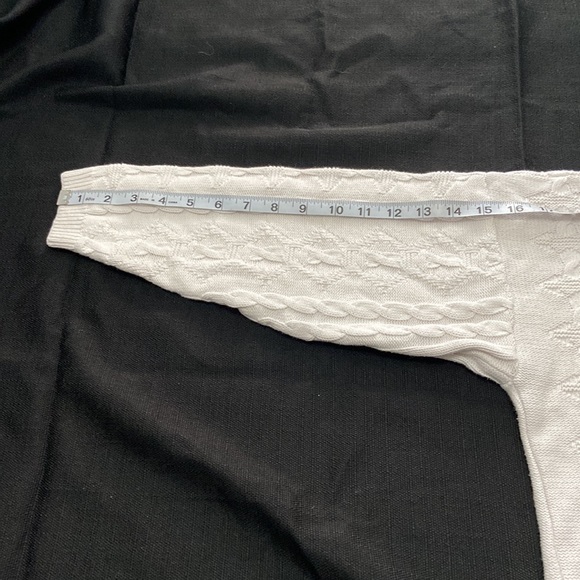 Vintage White Cable Knit Cropped Button-Down Sweater - Picture 13 of 15